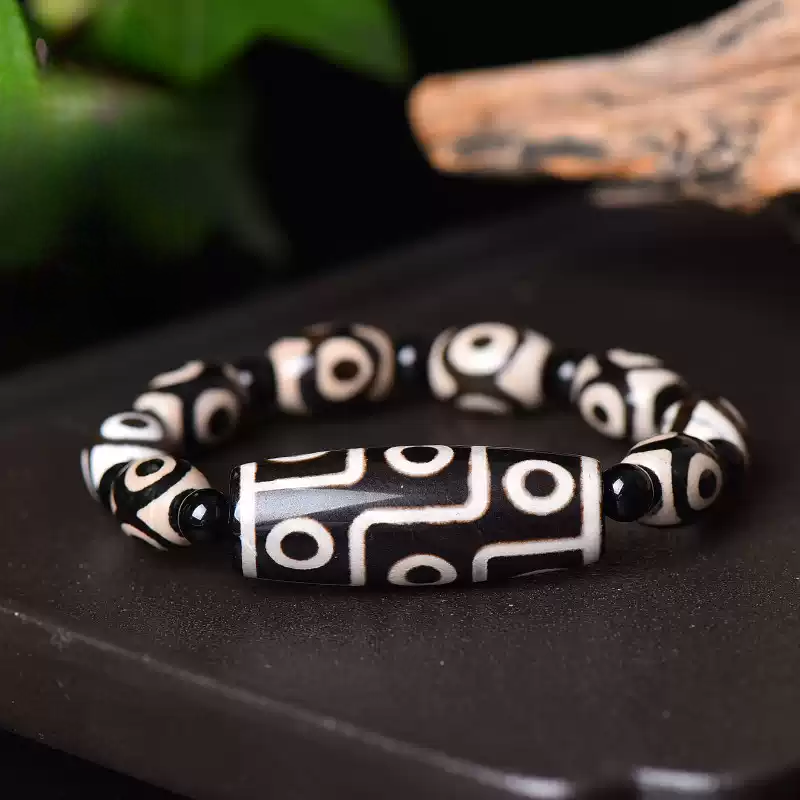 Natural Tibetan Dzi &amp; Medicine Buddha Bracelet – A Pharmacopeia of Light for Body and Soul