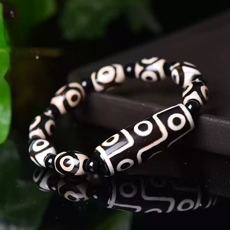 Natural Tibetan Dzi &amp; Medicine Buddha Bracelet – A Pharmacopeia of Light for Body and Soul